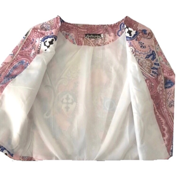 Chan Chan Lightweight Bomber Style Jacket β’ Medium - Picture 2 of 5